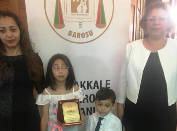 Öğrencimiz Çanakkale Barosunun düzenlediği edebiyat yarışmasında 1. oldu.